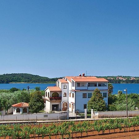 Beautiful Apartment In Pula With Kitchen Екстериор снимка